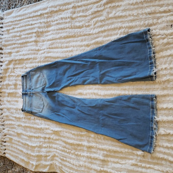 Pink Lily  Distressed Flare Jeans Raw hem - Picture 2 of 4